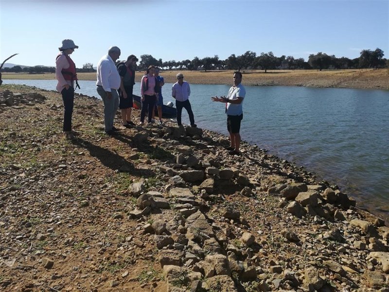 ep casanueva centro en la visita al yacimiento romano hallado en el pantano de sierra boyera