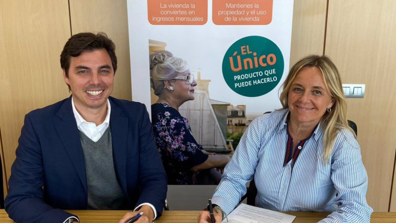 ep de dcha a izda el fundador y gerente de mas vida julian franco mena y la directora de hipoteca