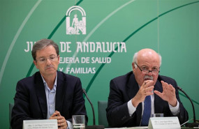 ep el consejero de salud y familias jesus aguirre d junto al portavoz del gabinete tecnico de la
