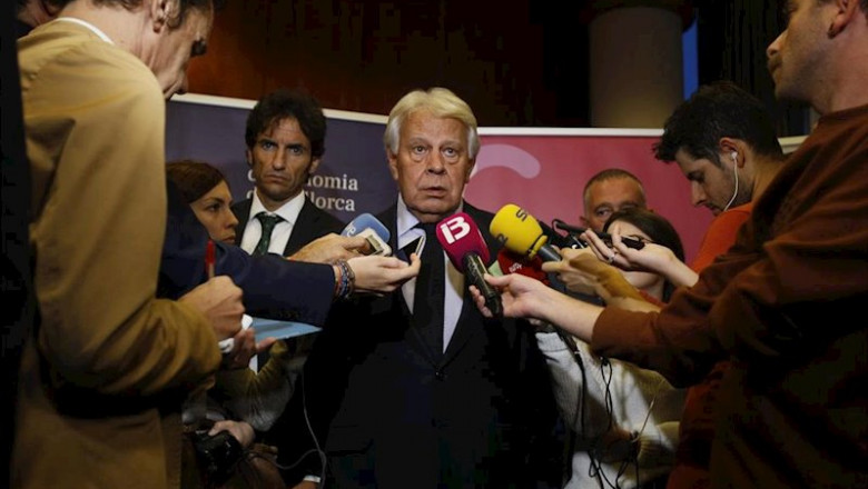 El expresidente del Gobierno Felipe González, atiende a los medios de comunicación antes de la conferencia 'Crisis de las reglas del juego' en el Hotel GPRO Valparaíso, en Palma (Palma de Mallorca) a 17 de octubre de 2019. | Isaac Buj - Europa Press ep el expresidente del gobierno felipe gonzalez atiende a los medios de comunicacion antes de la
