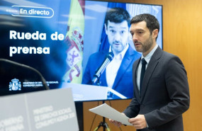 ep el ministro de derechos sociales consumo y agenda 2030 pablo bustinduy a su llegada a una rueda