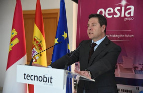 ep el presidente de c-lm emiliano garcia-page durante su visita a tecnobit-grupo oesia