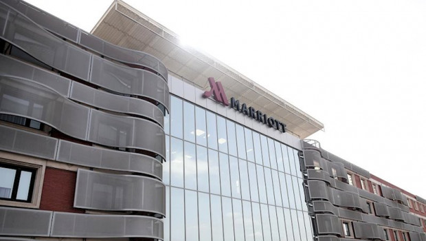 ep fachada del hotel marriott auditorium en el kilometro 12 de la a-2