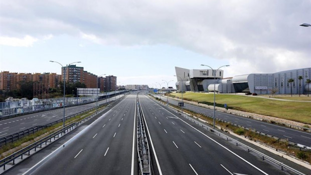 ep la a-7 en malaga sin trafico por las limitaciones a la circulacion decretadas por el gobierno por