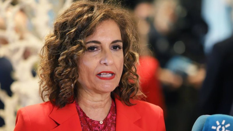 ep la ministra de hacienda y funcion publica maria jesus montero participa en la mesa redonda el