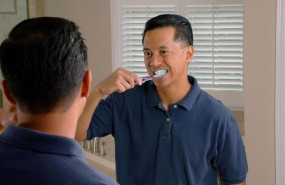 ep los hombres con periodontitis una enfermedad que consiste en la inflamacion de las encias y de