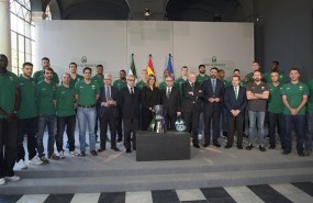 ep susana diaz recibeunicaja cb