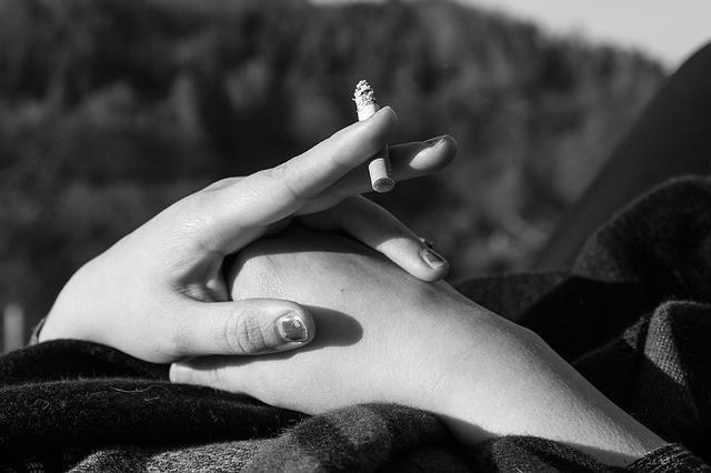 ep tabaco fumar mujer