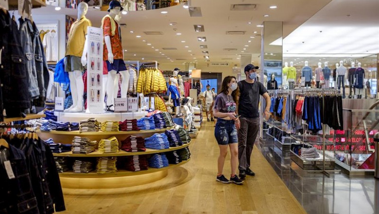 ep tienda de uniqlo abierta tras el coronavirus ep tienda de uniqlo abierta tras el coronavirus