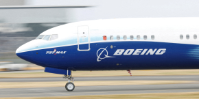 un boeing 737 max au salon aeronautique international de farnborough 20250513140916 
