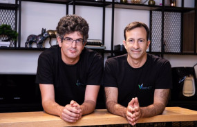 ep archivo   de izda a dcha el jefe de tecnologia de vendict michael keslassy y el consejero