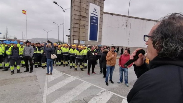 ep archivo   el presidente del comite de empresa de navantia ferrol javier galan se dirige a los