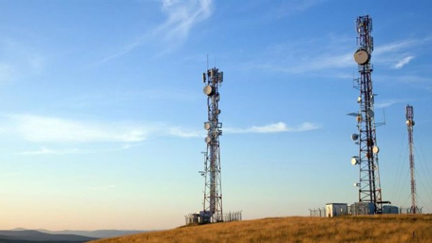 ep archivo   torres con antenas de telecomunicaciones del operadora mayorista internet para todos