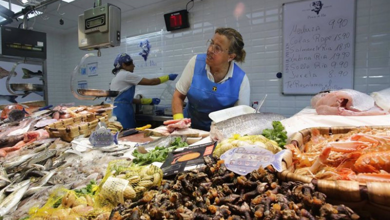 ep archivo un puesto de venta de alimentos en un mercado en lugo galicia espana ep archivo un puesto de venta de alimentos en un mercado en lugo galicia espana