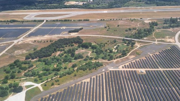 ep asociacion de afectados del vuelo jk5022 confian en que puente ordene retirar las placas solares ep asociacion de afectados del vuelo jk5022 confian en que puente ordene retirar las placas solares