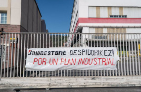 ep carteles durante la manifestacion de la plantilla de bridgestone en la jornada de huelga por el