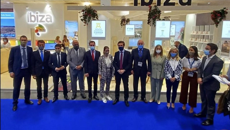 Delegación del PP balear en Fitur, junto al presidente de la formación, Pablo Casado. | PP ep delegacion del pp balear en fitur junto al presidente de la formacion pablo casado