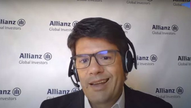 ep el director de desarrollo de negocio de allianz global investors jesus ruiz durante el encuentro