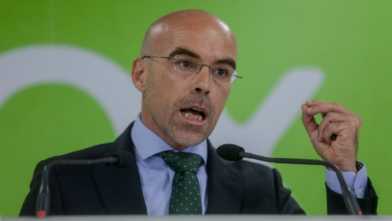 El miembro del Comité Ejecutivo Nacional de Vox y portavoz del Comité de Acción Política, Jorge Buxadé, en una rueda de prensa en la sede de Vox | Ricardo Rubio - Europa Press - Archivo ep el miembro del comite ejecutivo nacional de vox y portavoz del comite de accion politica jorge