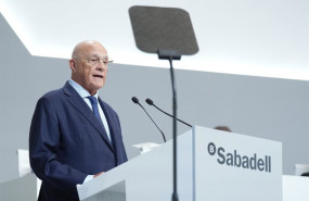 ep el presidente del banco sabadell josep oliu interviene durante la junta general extraordinaria de