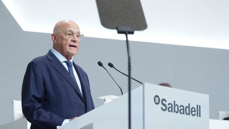 ep el presidente del banco sabadell josep oliu interviene durante la junta general extraordinaria de