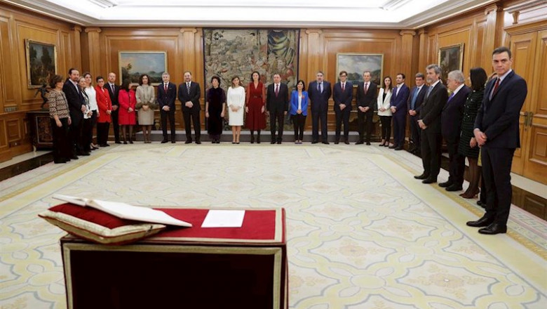 ep el presidente del gobierno pedro sanchez y los miembros del ejecutivo de coalicion del psoe y