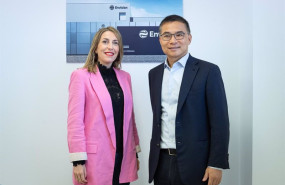 ep la presidenta de la junta de extremadura maria guardiola con el presidente de envision group ley