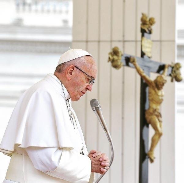 El Papa Francisco en la Basílica de San Pedro | INSTAGRAM @FRANCISCUS ep papa franciscola basilicasan pedro