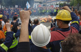 ep protesta de trabajadores de alcoa ante la xunta