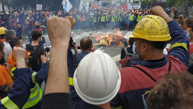 Protesta de trabajadores de Alcoa ante la Xunta | EUROPA PRESS ep protesta de trabajadores de alcoa ante la xunta