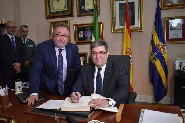 Visita Oficial Del Director General De La Guardia Civil A Alhaurín De La Torre | AYUNTAMIENTO DE ALHAURÍN DE LA TORRE ep visita oficialdirector generalla guardia civilalhaurinla torre