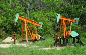 Nodding donkeys, pump-jacks, oil & gas, drilling Nodding donkeys, pump-jacks, oil & gas, drilling