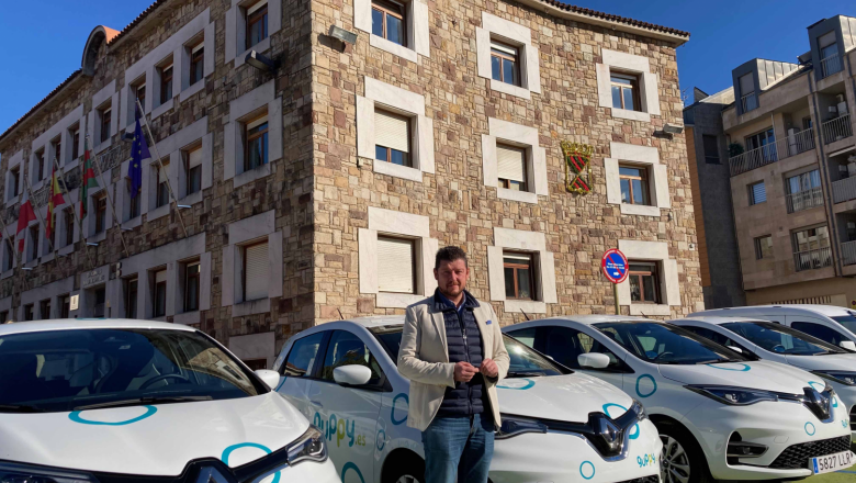 1637671549 consejal de movilidad con los coches electricos guppy 20211123155436 