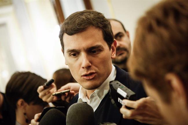 ep albert rivera atiendelos medioslos pasilloscongreso