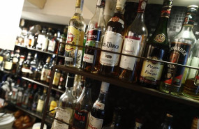 ep archivo   botellas de espirituosos en un bar