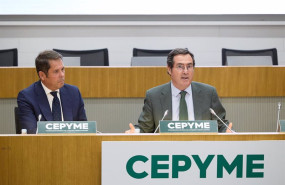 ep archivo   el presidente de la ceoe antonio garamendi dcha y el de cepyme gerardo cuerva izda en