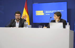 ep archivo   el secretario de estado de empleo joaquin perez rey dcha y el de seguridad social borja