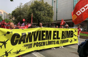 ep archivo   pancarta contra el modelo turistico en una manifestacion