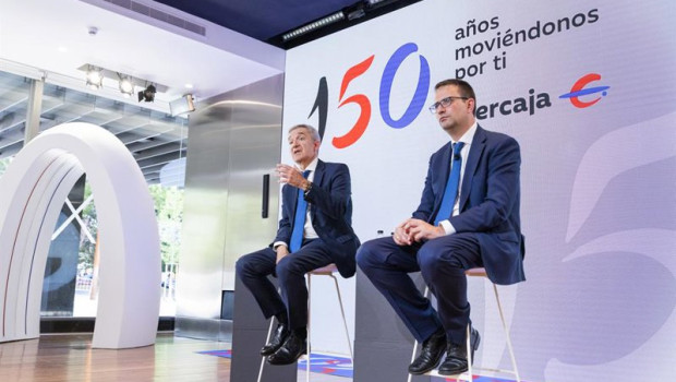 ep el consejero delegado de ibercaja victor iglesias izquierda y el director de comunicacion marca y