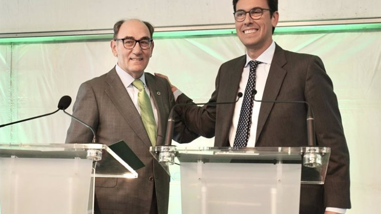 ep el presidente de iberdrola ignacio sanchez galan y el presidente de haizea wind group damaso ep el presidente de iberdrola ignacio sanchez galan y el presidente de haizea wind group damaso