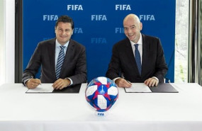 ep el presidente de la fifa gianni infantino y su homologo del wlf y a la vez ceo de la bundesliga