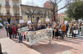 ep familiares amigos y vecinos de sheila barredo asesinada en 2004 se concentran ante el tsja