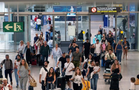 ep imagenes de turistas a su llegada al aeropuerto de malaga costa del sol a 1 de julio de 2024 en