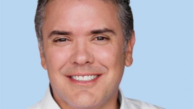 Duque y Petro a 2.ª vuelta; Fajardo acepta derrota