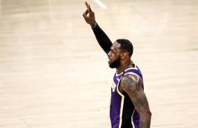 ep lebron james jugando con los lakers