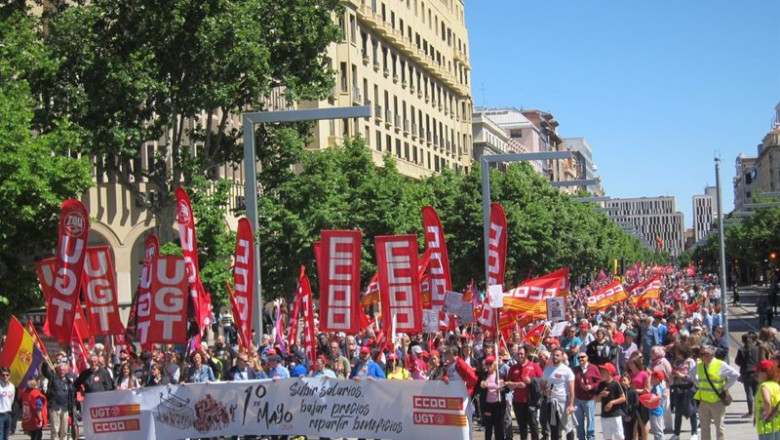 ep manifestacion convocada por ugt y ccoo en aragon con motivo del dia del trabajador a su paso por ep manifestacion convocada por ugt y ccoo en aragon con motivo del dia del trabajador a su paso por