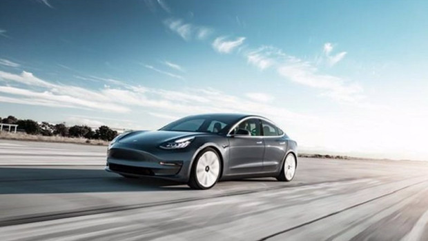 ep motor  el tesla model 3 el coche electrico mas vendido en espana en 2021 con un aumento de mas