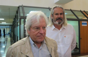 ep o candidato de ciudadanos cs ao parlamento europeo javier nart xunto ao candidato da formacion a