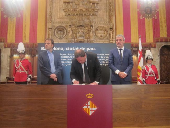 Oriol Junqueras Firma El Libro De Condolencias | EUROPA PRESS ep oriol junqueras firmalibrocondolencias