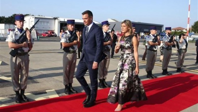 Pedro Sánchez llega a la cena de gala del G7 junto a Begoña Gómez | MONCLOA/TWITTER ep pedro sanchez llega a la cena de gala del g7 junto a begona gomez
